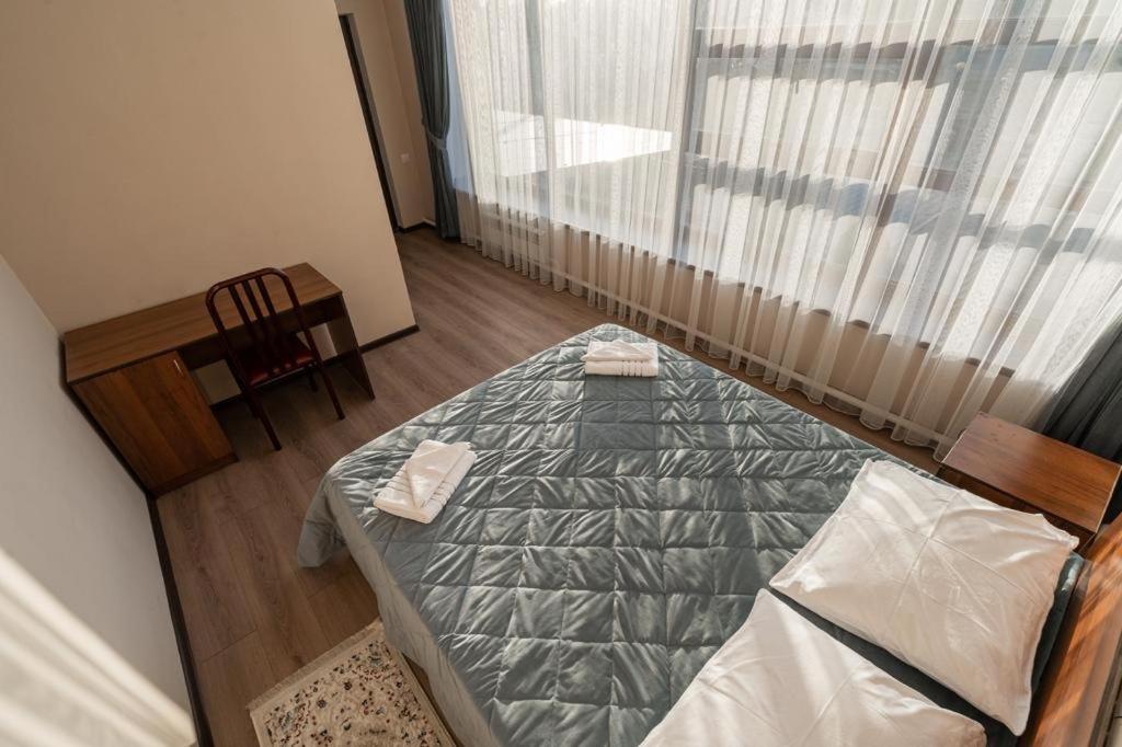 Muras Hotel Karakol Esterno foto