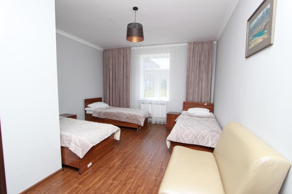 Muras Hotel Karakol Esterno foto