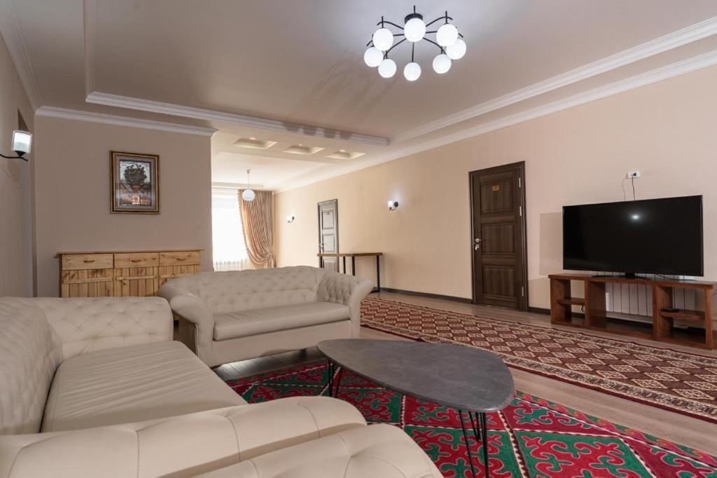Muras Hotel Karakol Esterno foto